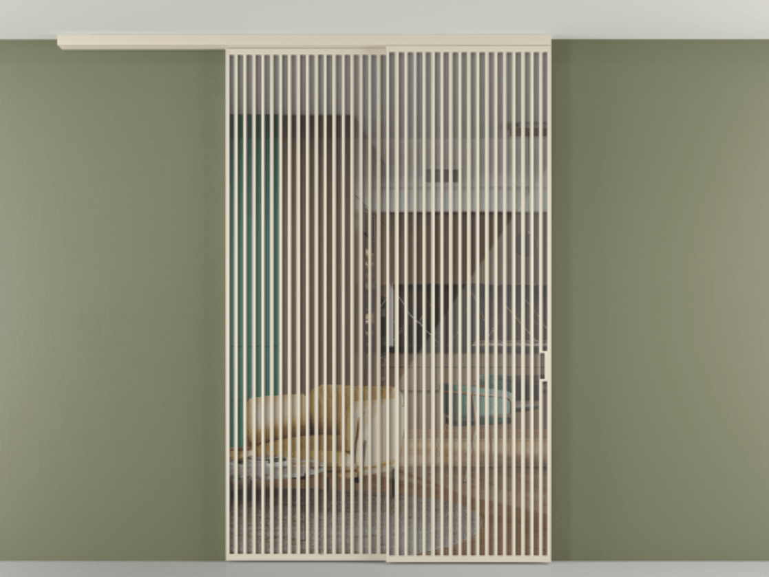 Перегородка Формато вдоль стены на потолок 2 створки с синхронным механизмом АЛПР 040.06 Алюминий бежево-серый Рефлективное прозрачное стекло "Стопсол", калёное Цена 542620 ₽ | Volhovec