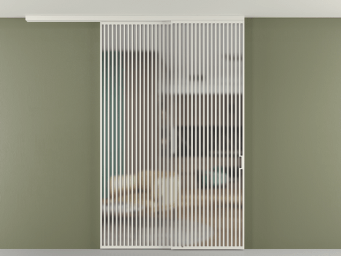 Перегородка Формато вдоль стены на потолок 2 створки с синхронным механизмом АЛПР 040.06 Алюминий Белый Сатинированное стекло "Мателюкс Кристал Вижн", калёное, матовое, каленое 6 мм Цена 517360 ₽ | Volhovec