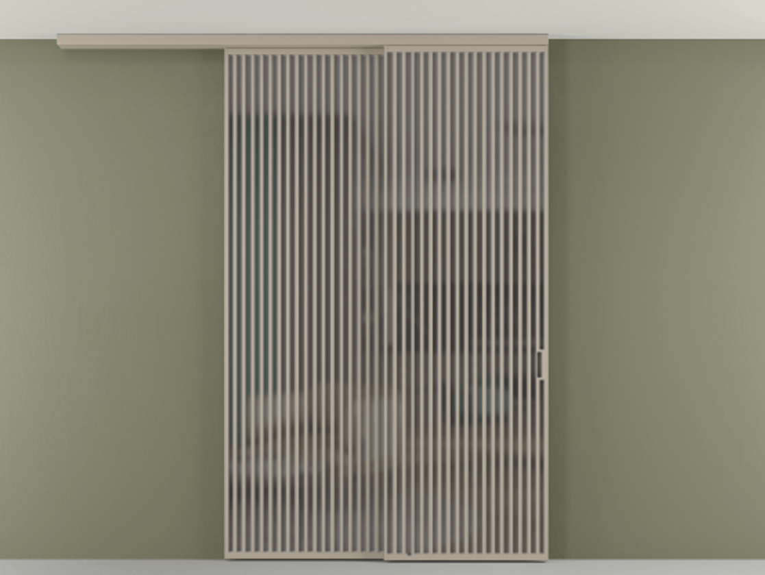 Перегородка Формато вдоль стены на потолок 2 створки с синхронным механизмом АЛПР 040.06 Алюминий бисквитный Сатинированное серое стекло, триплекс Цена 450456 ₽ | Volhovec