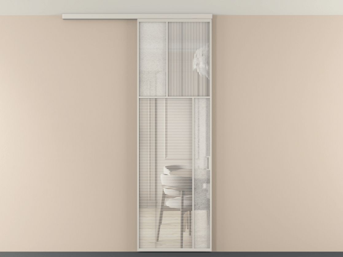 Перегородка Мозаик вдоль стены на потолок 1 створка АЛПР 041.23 Алюминий облачно-серый Рифлёное стекло "Дюна", триплекс, 6 мм + Фактурное стекло "Лёд", триплекс Цена 143040 ₽ | Volhovec