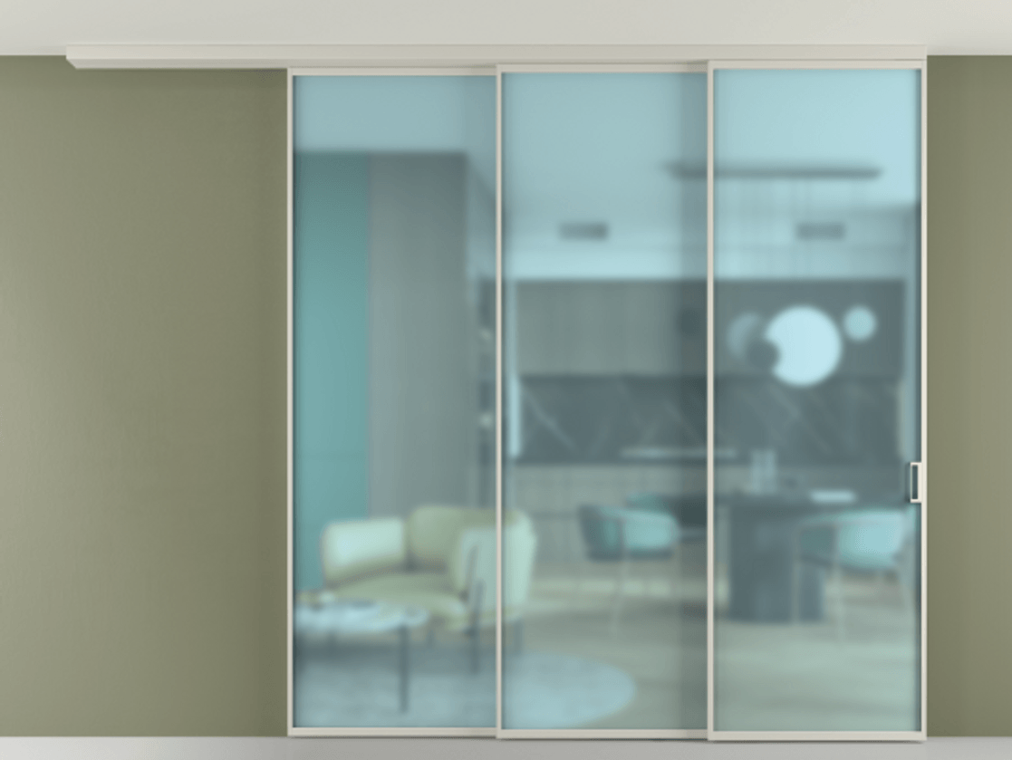 Перегородка Формато вдоль стены на потолок 3 створки с синхронным механизмом АЛПР 040.01 Алюминий тёплый серый Сатинированное голубое стекло, триплекс Цена 370608 ₽ | Volhovec