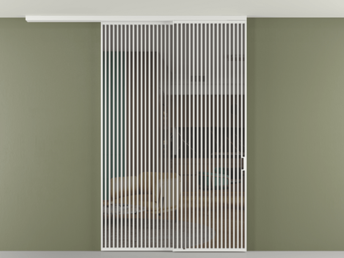 Перегородка Формато вдоль стены на потолок 2 створки с синхронным механизмом АЛПР 040.06 Алюминий белоснежный Прозрачное серое стекло, триплекс Цена 450456 ₽ | Volhovec