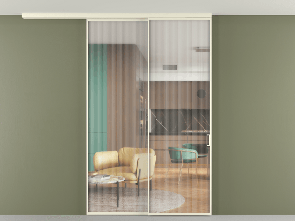 Перегородка Формато вдоль стены на потолок 2 створки с синхронным механизмом АЛПР 040.01 Алюминий молочно-белый Рифлёное стекло "Мору", триплекс Цена 281272 ₽ | Volhovec