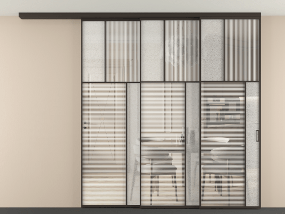 Перегородка Мозаик вдоль стены на потолок 3 створки с синхронным механизмом АЛПР 041.23 Алюминий антрацит Рифлёное стекло "Дюна", триплекс, 6 мм + Фактурное стекло "Лёд", триплекс Цена 522520 ₽ | Volhovec