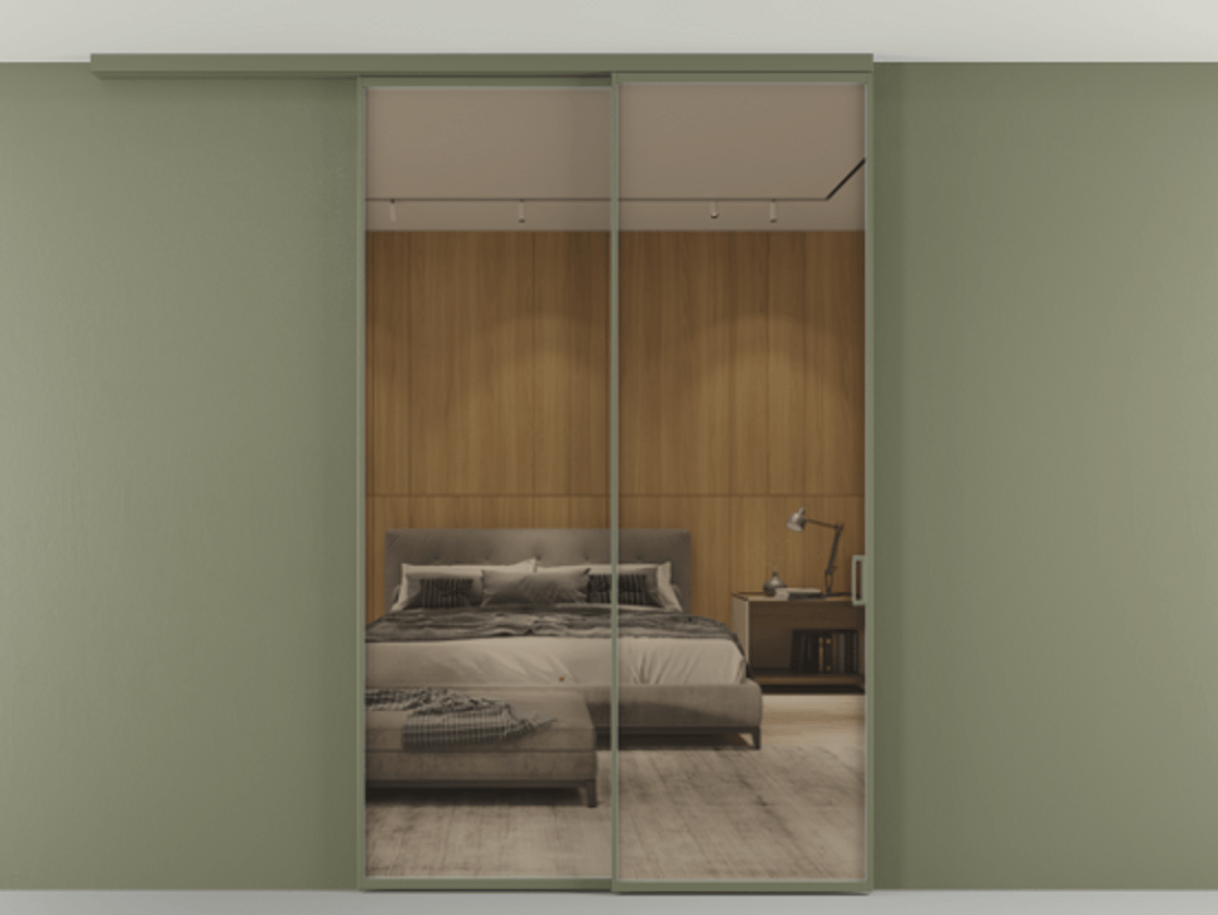 Перегородка Формато вдоль стены на потолок 2 створки с синхронным механизмом АЛПР 040.01 Алюминий оливковый тёмный Рефлективное бронзовое стекло "Стопсол", калёное Цена 315140 ₽ | Volhovec