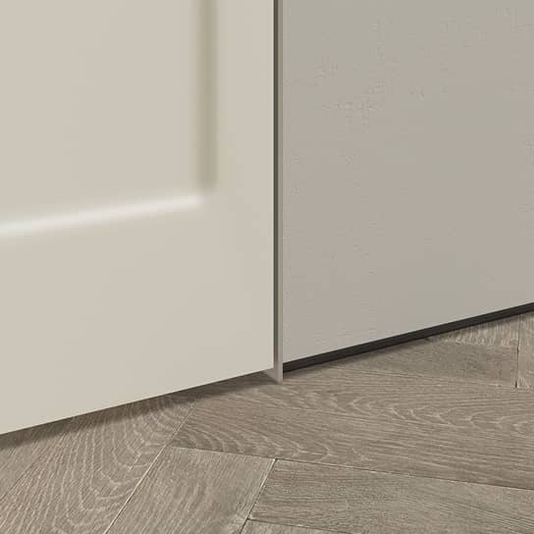 Плинтус Плинтус Теневой. Цвет Алюминий Черный. Коллекция Плинтус Теневой. Картинка.